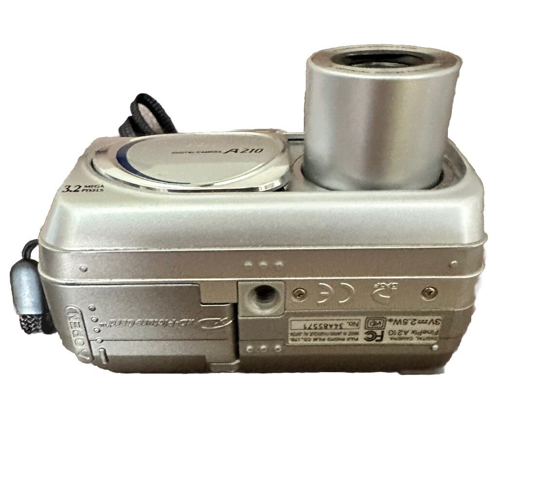 Camera Digital Fujifilm FinePix A Series A205 2.0MP Silver Tested Works