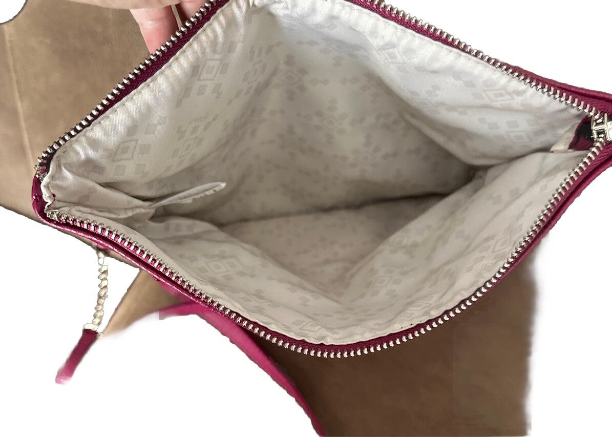 Clutch In Crushed Berry Pebble Preowned Thirty-One Forever Fold Over