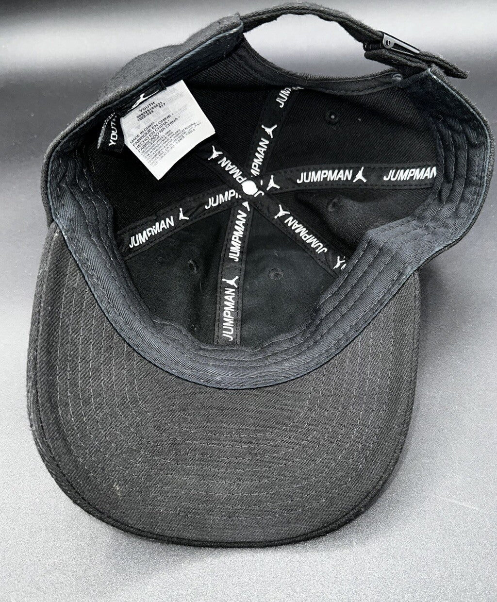 Air Jordan Youth Black Adjustable Baseball Hat Preowned