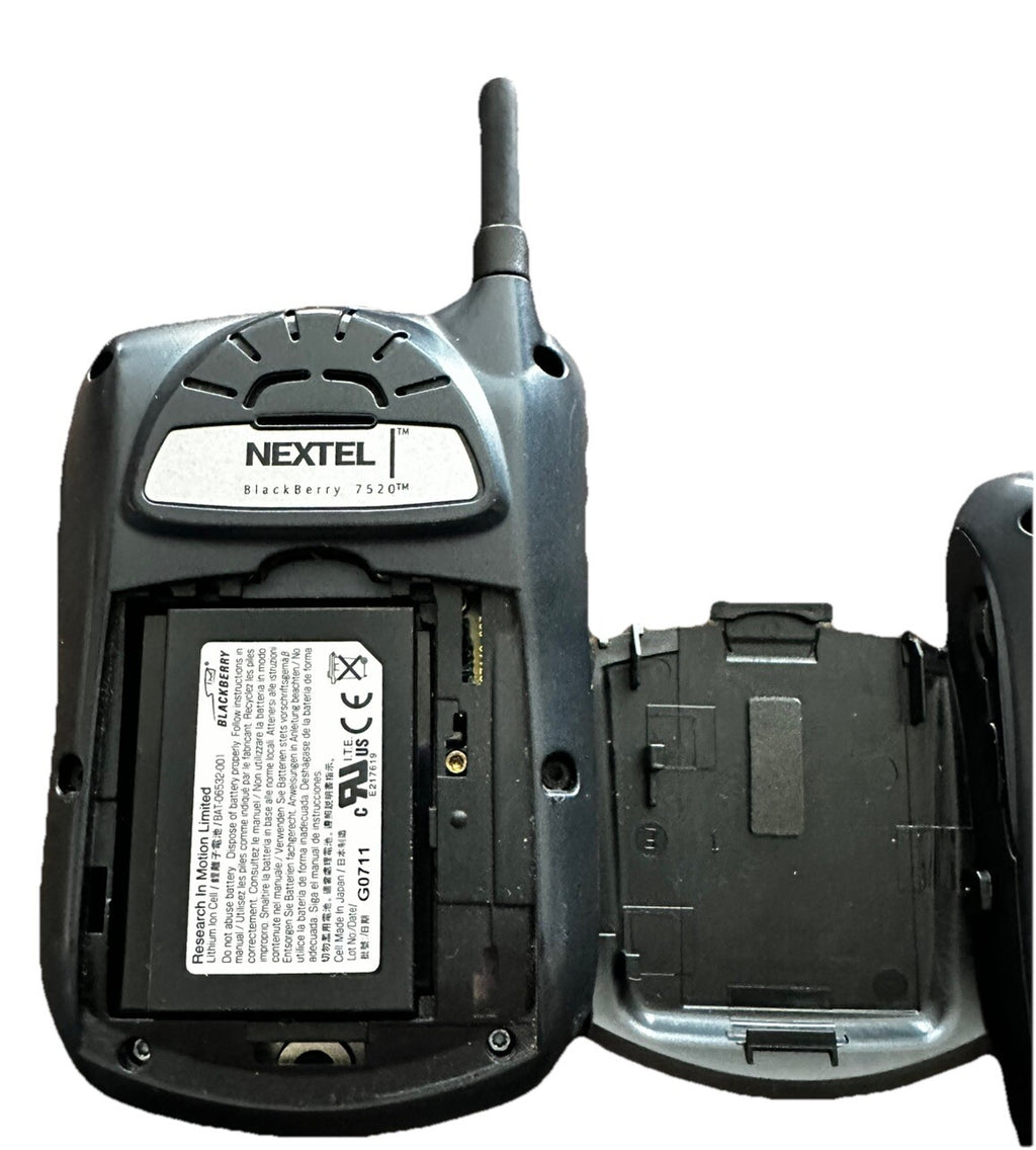 Cell Phones BlackBerry Nextel 7520 w Base/With Charger No Adapter (2)