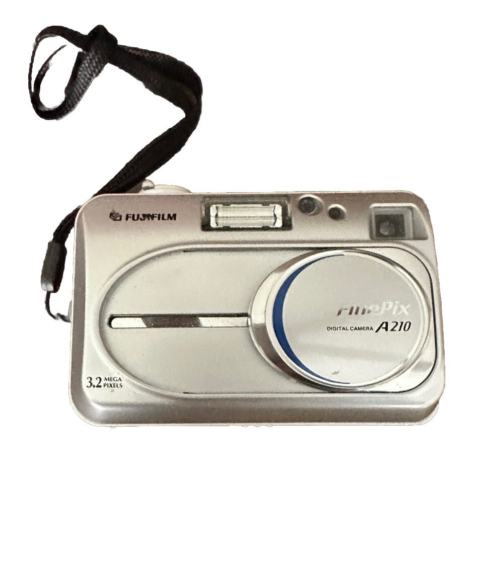 Camera Digital Fujifilm FinePix A Series A205 2.0MP Silver Tested Works