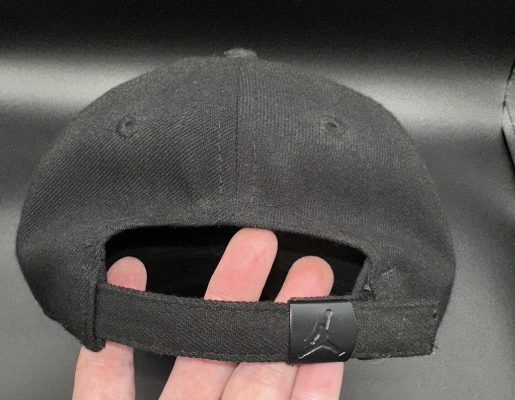 Air Jordan Youth Black Adjustable Baseball Hat Preowned